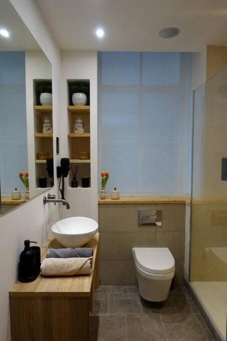 Stylish City-Centre Apartment With Balcony Liverpool Esterno foto